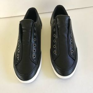 Men’s Guess Slip On Sneakers Size 7.5 M